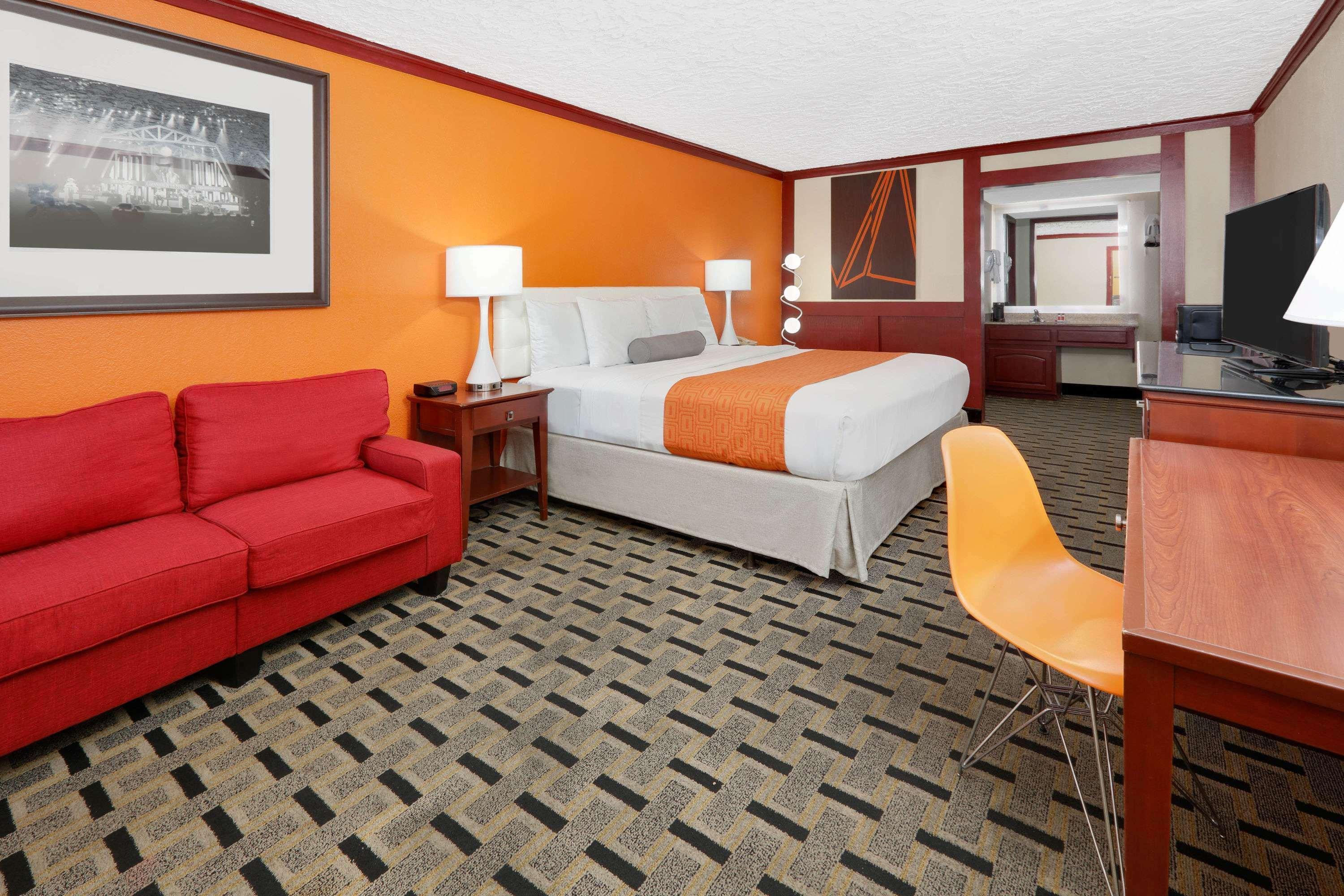 ฮาวเวิร์ด จอห์นสัน บาย วินด์แฮม ซานมาร์คอส Hotel ภายนอก รูปภาพ