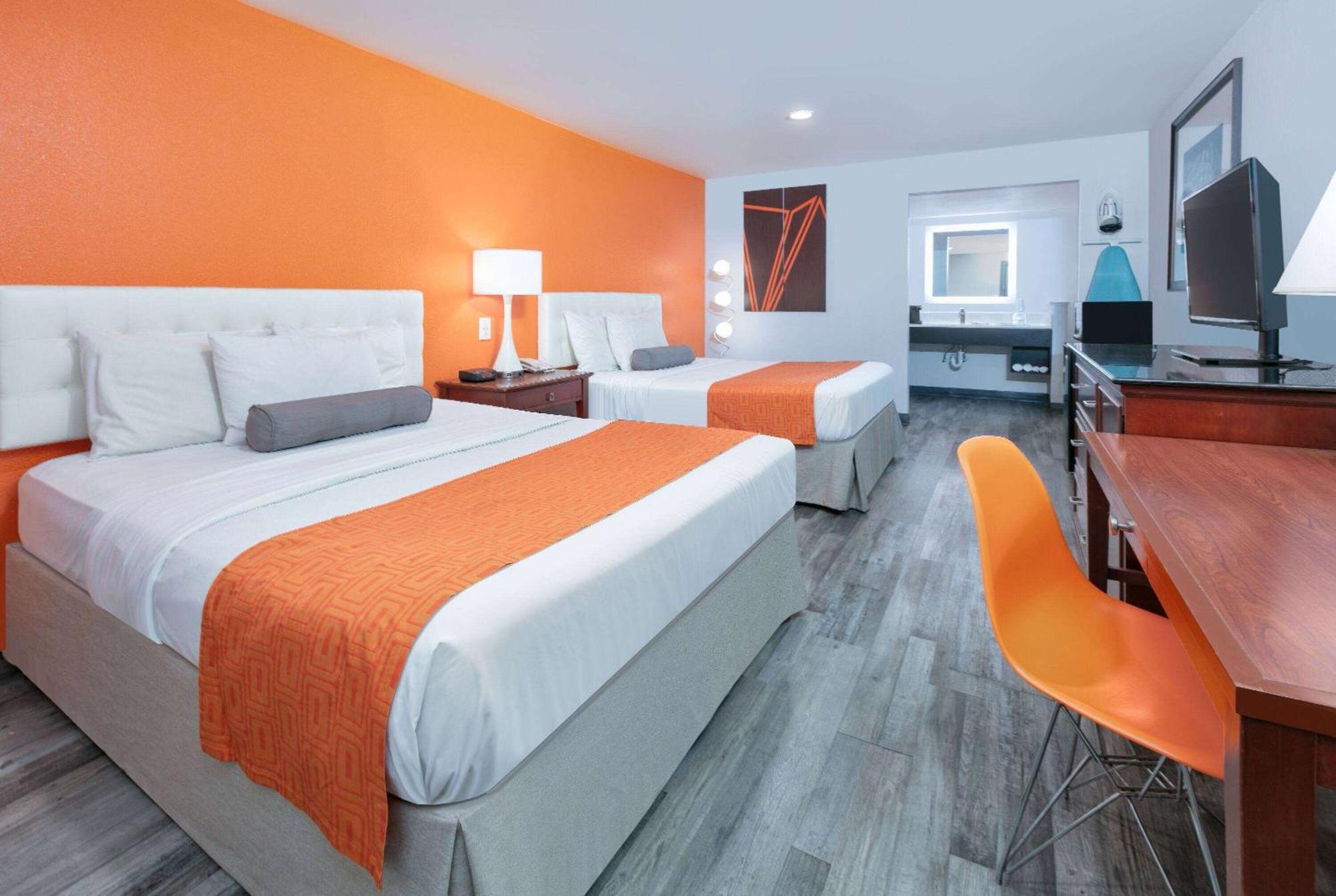 ฮาวเวิร์ด จอห์นสัน บาย วินด์แฮม ซานมาร์คอส Hotel ภายนอก รูปภาพ