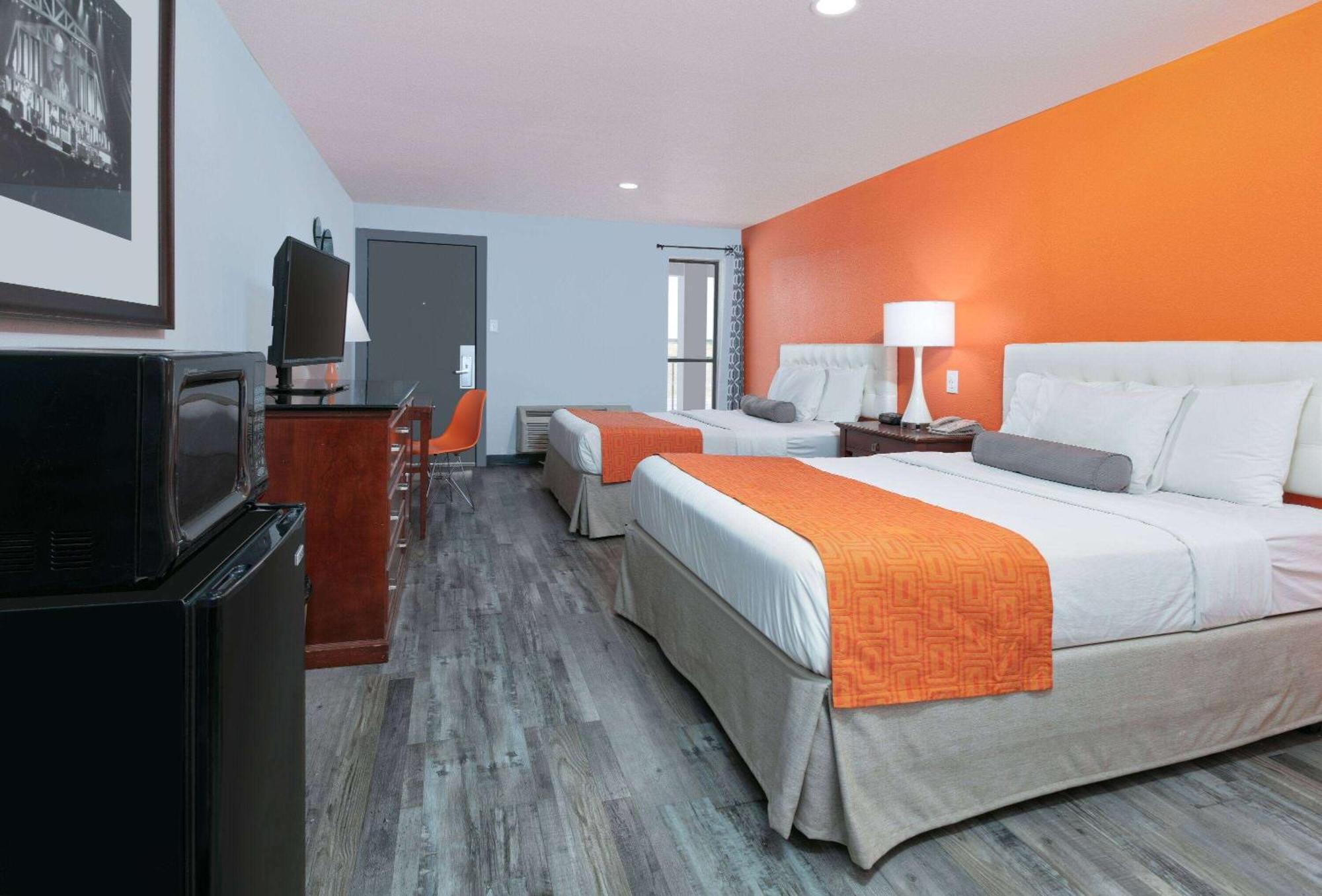ฮาวเวิร์ด จอห์นสัน บาย วินด์แฮม ซานมาร์คอส Hotel ภายนอก รูปภาพ