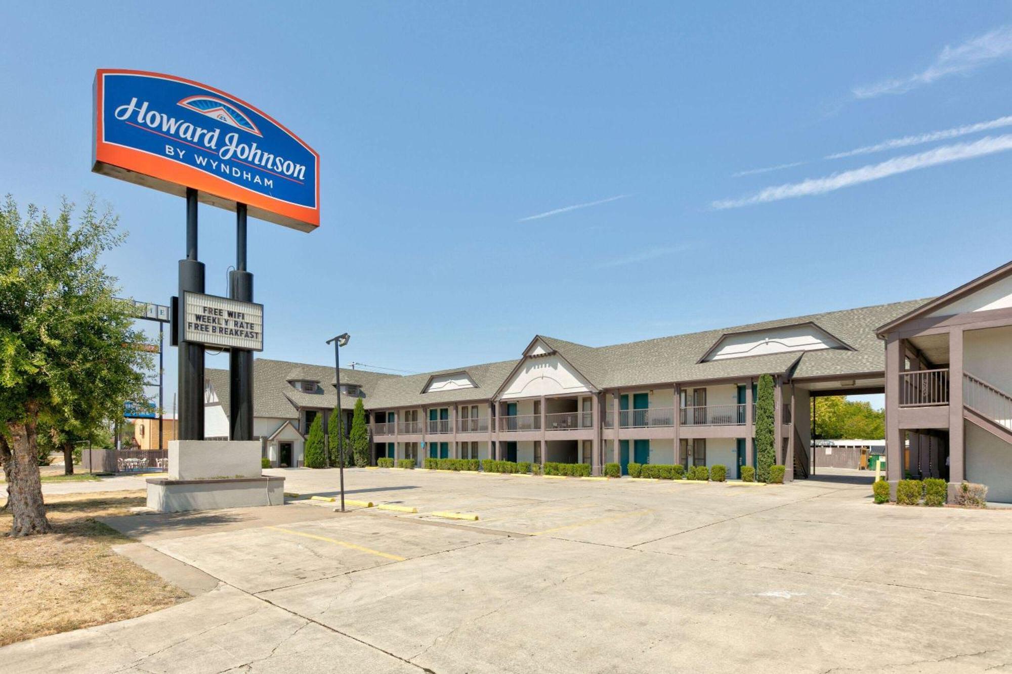 ฮาวเวิร์ด จอห์นสัน บาย วินด์แฮม ซานมาร์คอส Hotel ภายนอก รูปภาพ