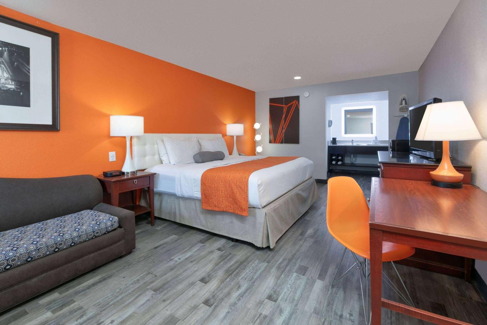 ฮาวเวิร์ด จอห์นสัน บาย วินด์แฮม ซานมาร์คอส Hotel ภายนอก รูปภาพ